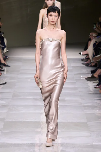 Look 77